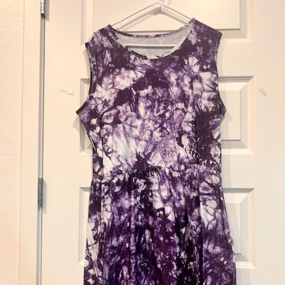 Purple and white sleeveless Dress size 2XL